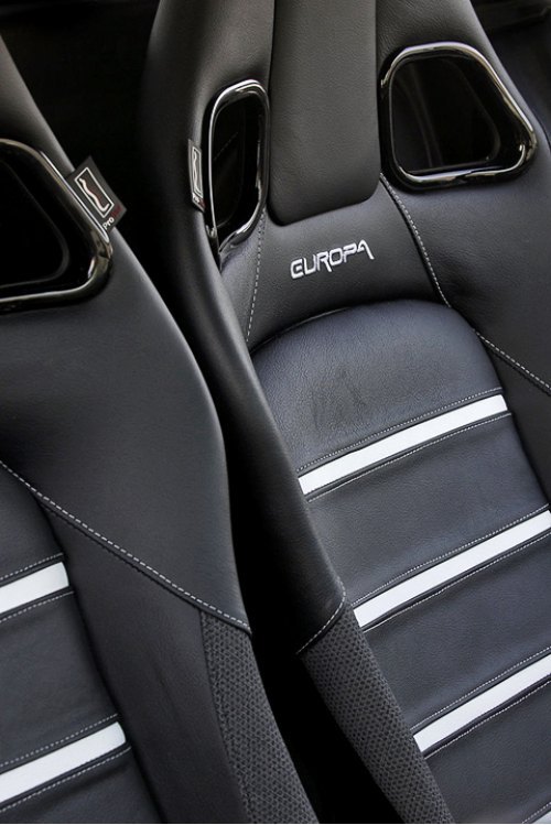 Фотку интерьера в Lotus зажали, поэтому остается…