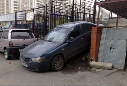 Люди жалуются на произвол, грязь и пыль на…