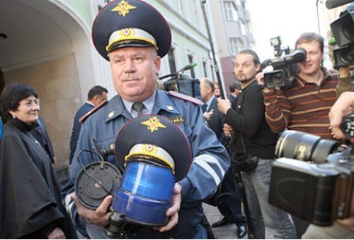 Евгений Чувугге (на фото за правым плечом…