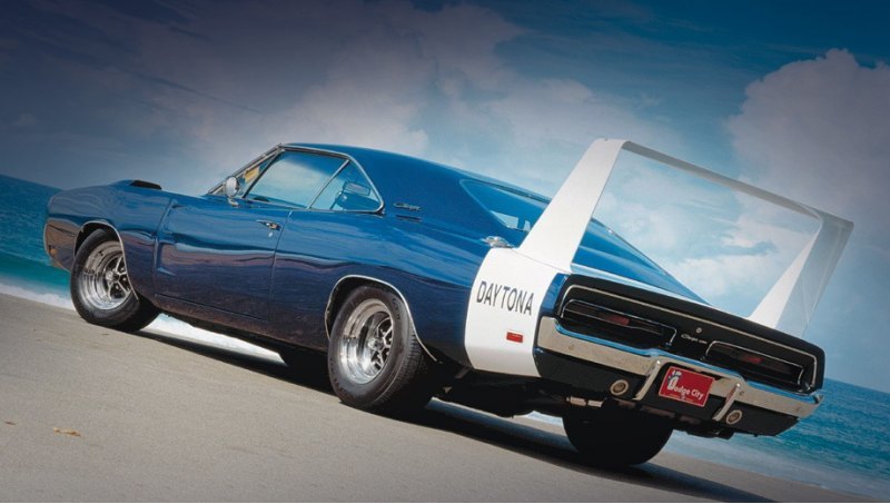 Как вам такое крылище? Dodge Charger Daytona и…