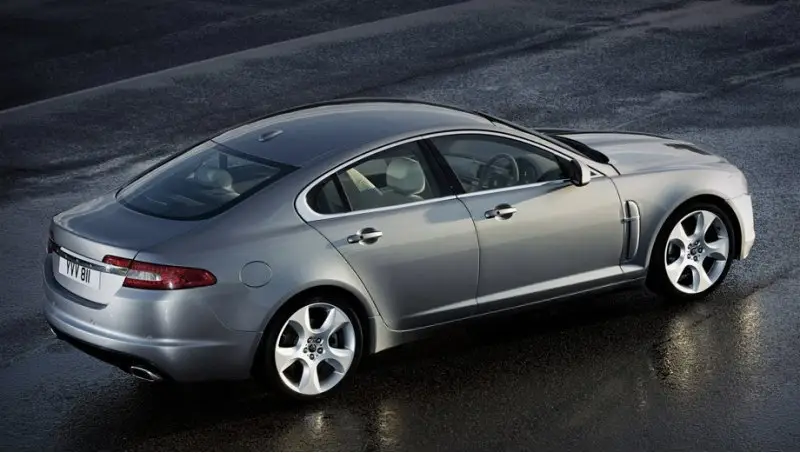 Когда в 1968 году Jaguar XJ ещё только-только…