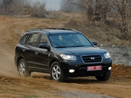 У нынешнего Santa Fe есть четырёхцилиндровая версия, но в Америку большой кроссовер с «четвёркой»…