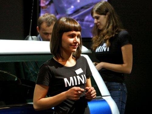 Ну а что вы хотели? Mini — машина для…