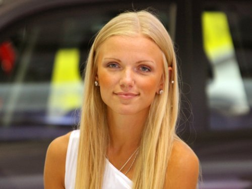 — О, Isuzu. Что-нибудь новенькое есть?— Неа :-)