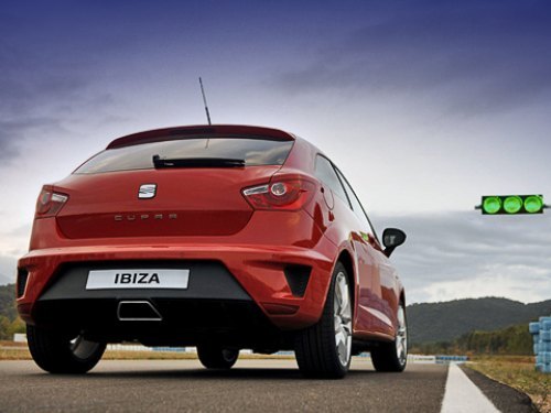 Серийная Cupra выглядит по-боевому, но не так…