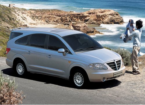Появившийся в 2004 году вэн SsangYong Rodius…