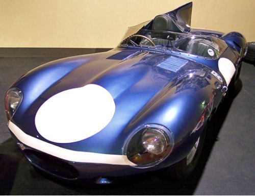 А на таком Ягуаре D-Type XKD606 шотландская…