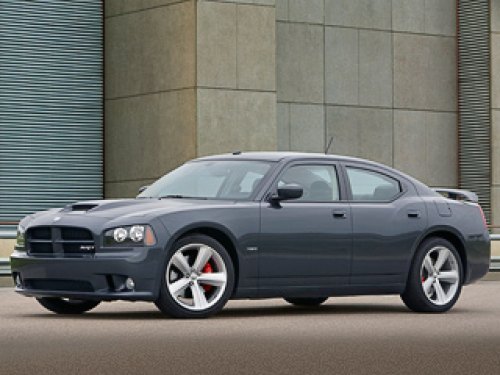 В США Charger доступен в восьми комплектациях с…
