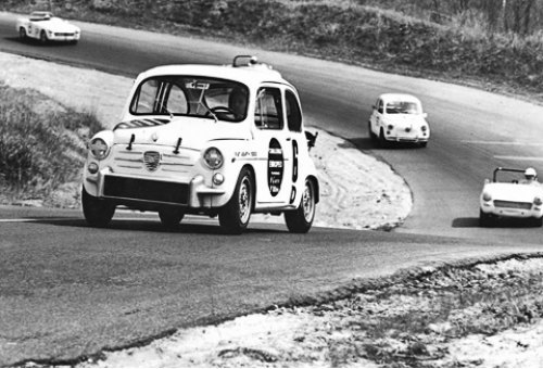 У фирмы Abarth & C. была собственная гоночная…