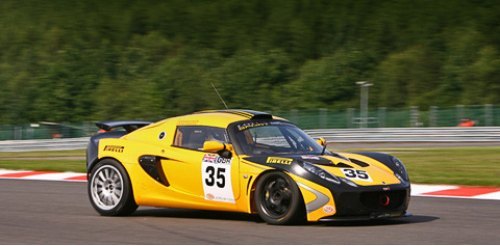 Честь Лотуса в серии GT4 отстаивает еще и купе…