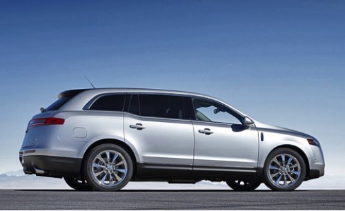 В длину Lincoln MKT больше не только своих прямых…