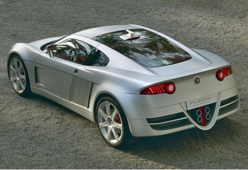 Показанный в Барселоне в 2003 году концепт Jaguar…