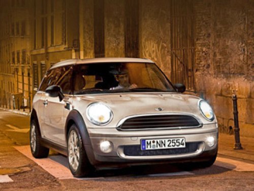 Внешне Mini One Clubman выглядит проще своих…