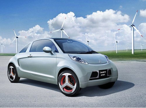 А вот и тот самый I MiEV Sport. Внешне от новой…