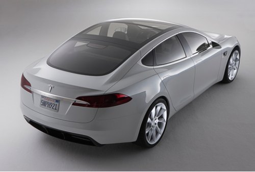 Крыша — целиком прозрачная. Секция над передними…