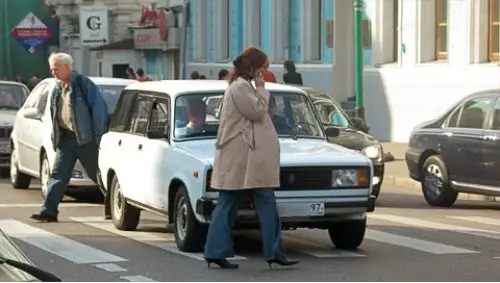 Пешеходный переход в столице давно превратился в…