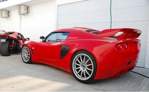 На этом Лотусе Exige S стоят 17-дюймовые кованые…