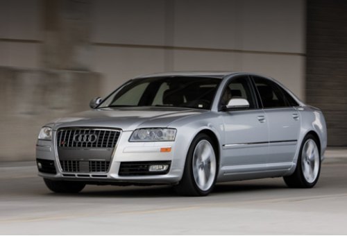 Представительский седан Audi S8 (V10, 450 л.с.)…