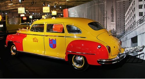 DeSoto Custom Suburban (1948).