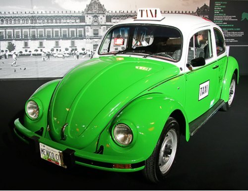 Volkswagen Sedan выпуска 1996 года.