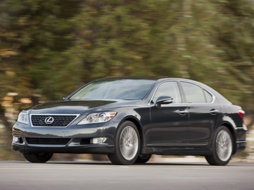 На фотографии — Lexus LS 460 с опциональным…