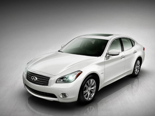 Первым гибридным автомобилем Infiniti,…