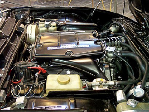Предыдущий сделанный компанией мотор V8 был…