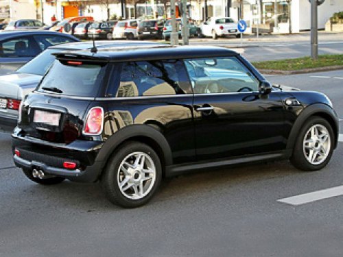 Спаренный, как на Купере S и версии John Cooper…