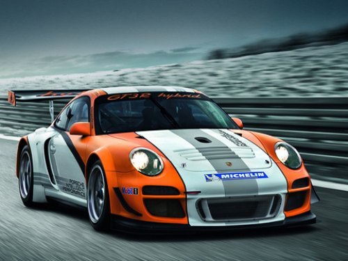 После софитов европейского мотор-шоу Porsche 911…