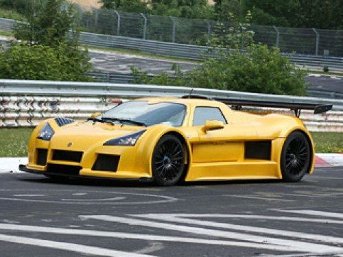 Готовя серийный Gumpert Apollo Sport,…