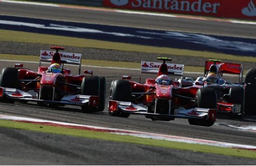 Борьба двух Ferrari за позицию, имевшая место на…