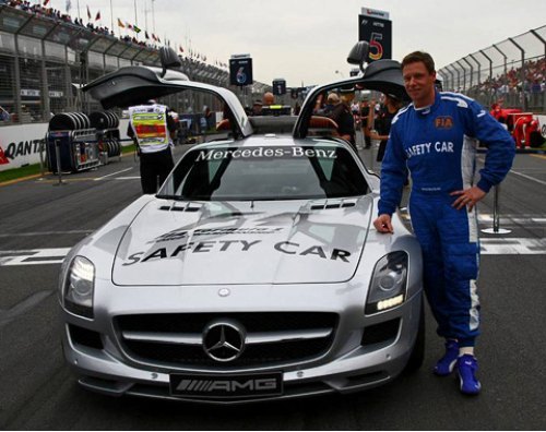 Новым сэйфети-каром Формулы-1 стал Mercedes SLS…