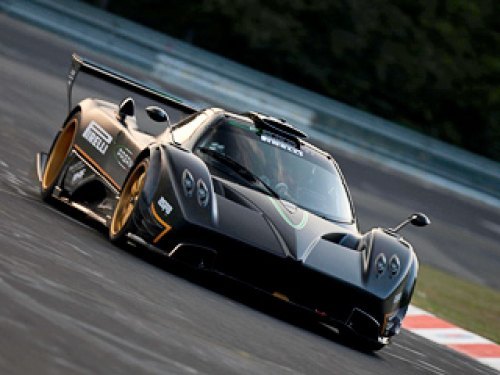 Под капотом суперкара Pagani Zonda R находится…