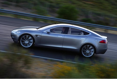 Производитель делает ставку на электроседан Tesla…
