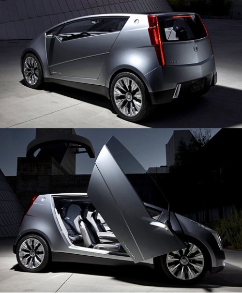 Узкие вытянутые боковые окна пропускают мало…