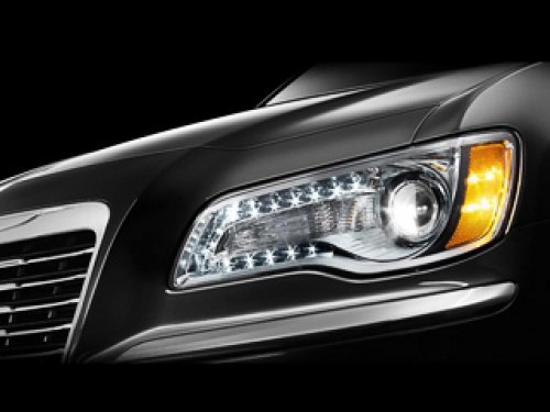В США освежённый седан Chrysler 300C первое время…