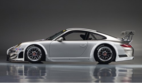 Спереди 911 GT3 RSR укомплектован…