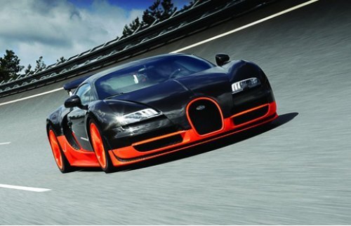 В одном из двух заездов Bugatti Veyron Super…