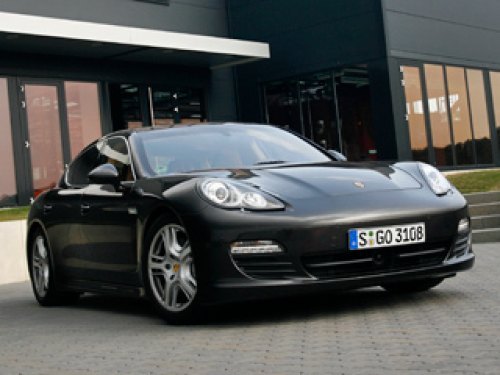 Судя по слухам, базовый хэтчбек Porsche Panamera…