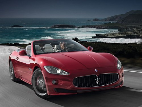Внешне кабриолет Maserati GranCabrio Sport…