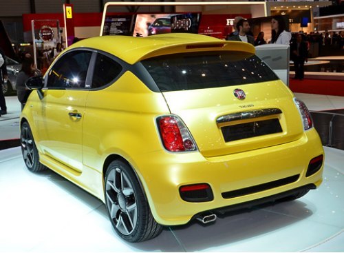 По габаритам концепт Fiat 500 Coupe Zagato…