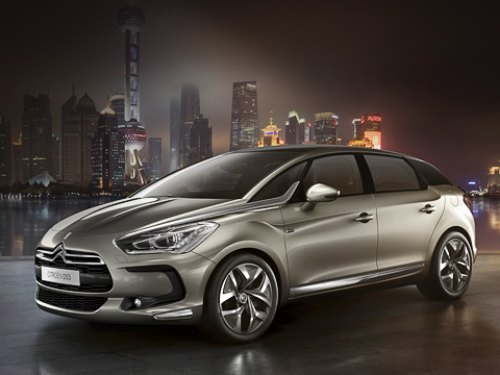 То, что хэтчбек Citroen DS5 принадлежит к…