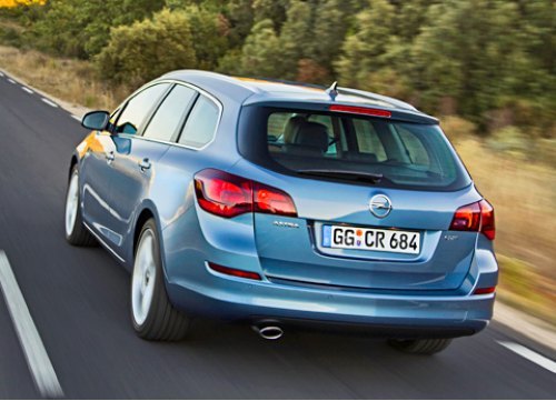 Производитель предлагает для универсала Opel…