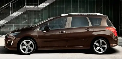 За универсал Peugeot 308 SW придется доплатить 52…