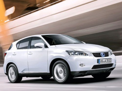 Официальных изображений паркетника Lexus CX 300h…