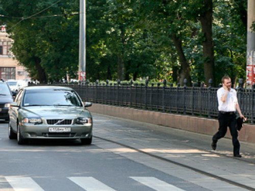 По статистике, дисциплина пешеходов на дороге…