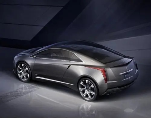 Серийный образец гибридного купе Cadillac ELR, по…