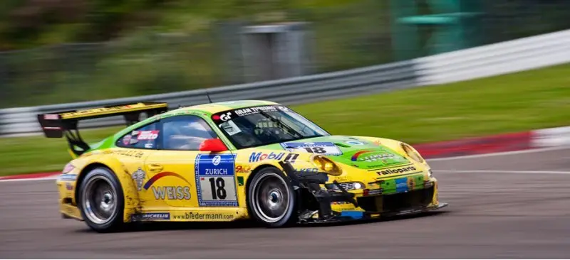 ...то по одному виду чемпионского Porsche №18…