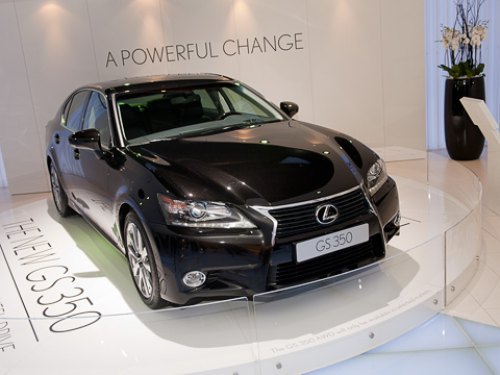 Седан Lexus GS 350 AWD с 317-сильным мотором V6…