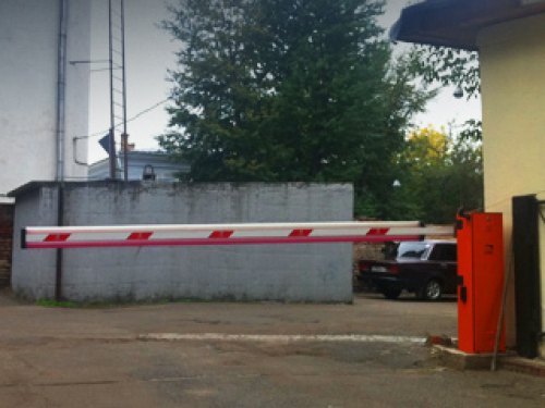 Огородить дворы городские власти предложили после…